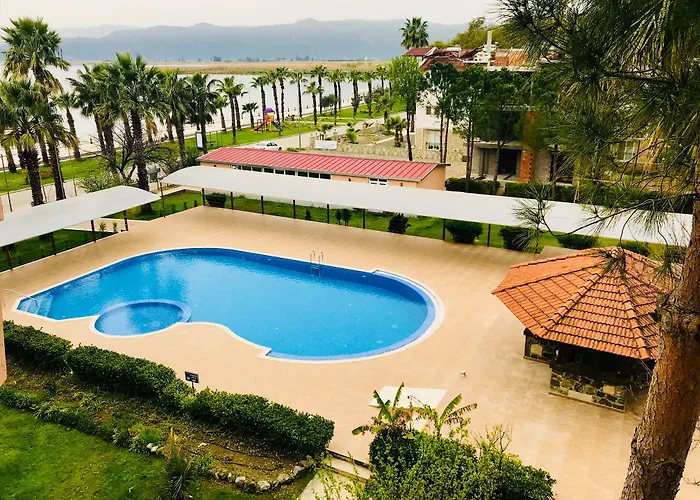 Panorama Plaza 3*