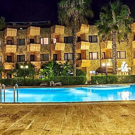 Hotel Panorama Plaza 3*